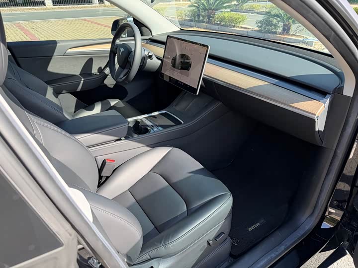 Фото 6 - Tesla Model Y