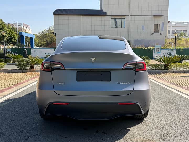 Фото 8 - Tesla Model Y