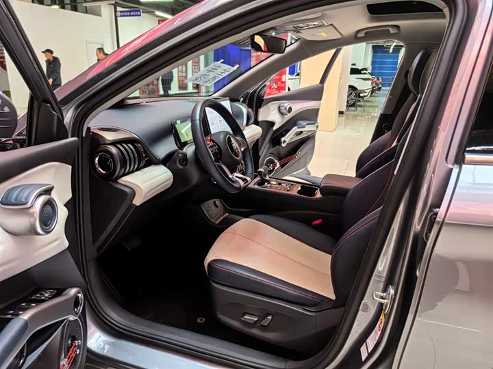 Фото 5 - BYD Yuan Plus