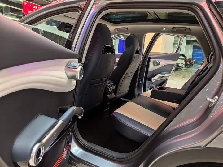 Фото 7 - BYD Yuan Plus