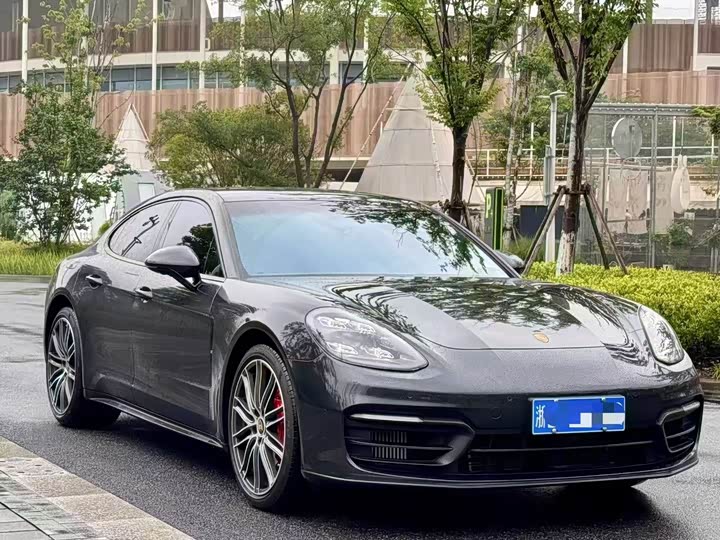 Фото 3 - Porsche Panamera