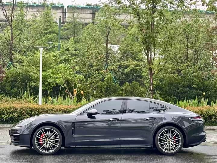 Фото 5 - Porsche Panamera