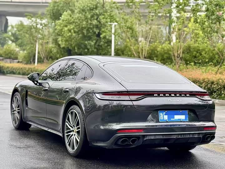 Фото 7 - Porsche Panamera