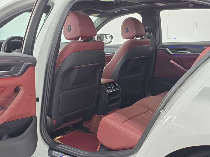 Фото 10 - BMW 5 Series