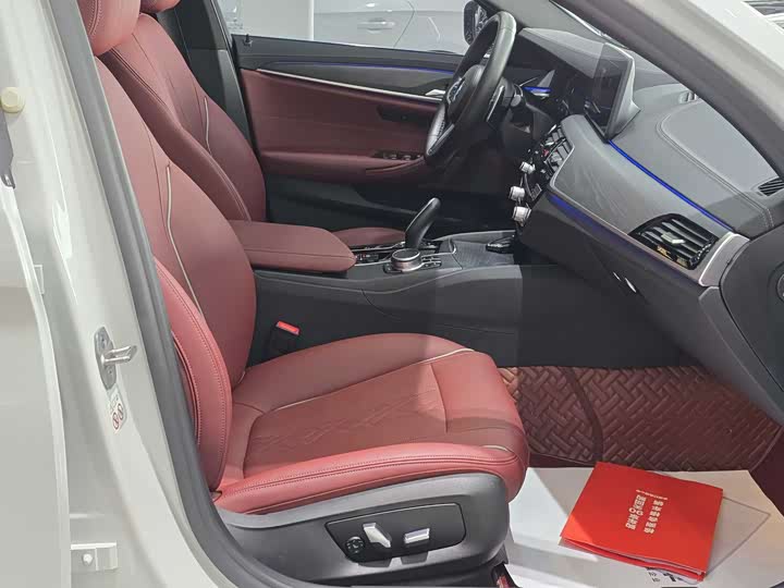 Фото 14 - BMW 5 Series