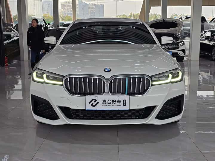 Фото 2 - BMW 5 Series
