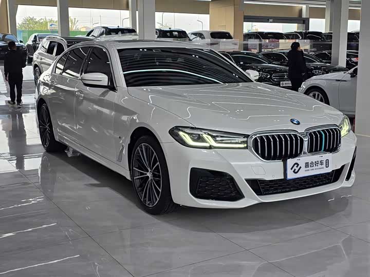 Фото 3 - BMW 5 Series