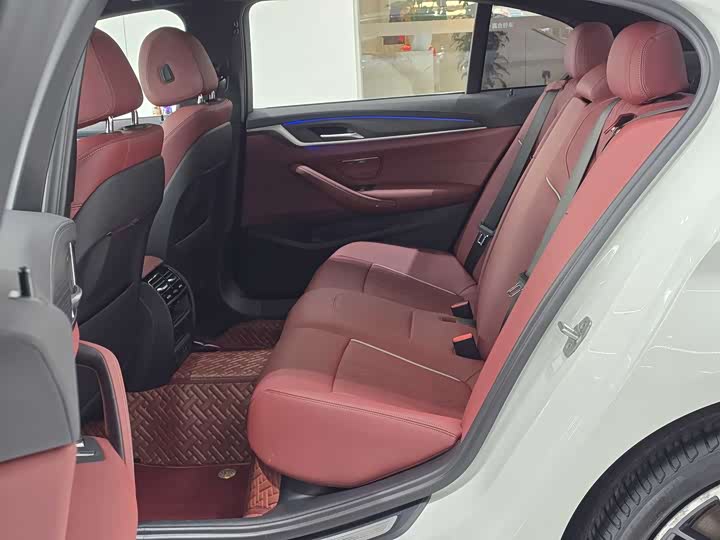 Фото 9 - BMW 5 Series