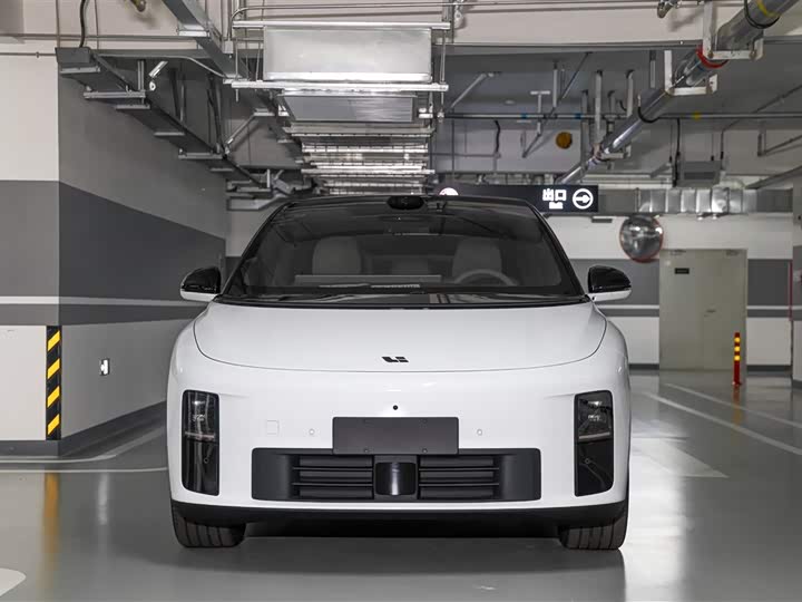 Фото 2 - LiXiang i6