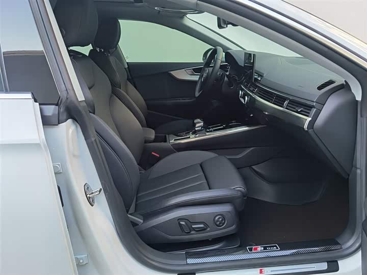 Фото 22 - Audi A5