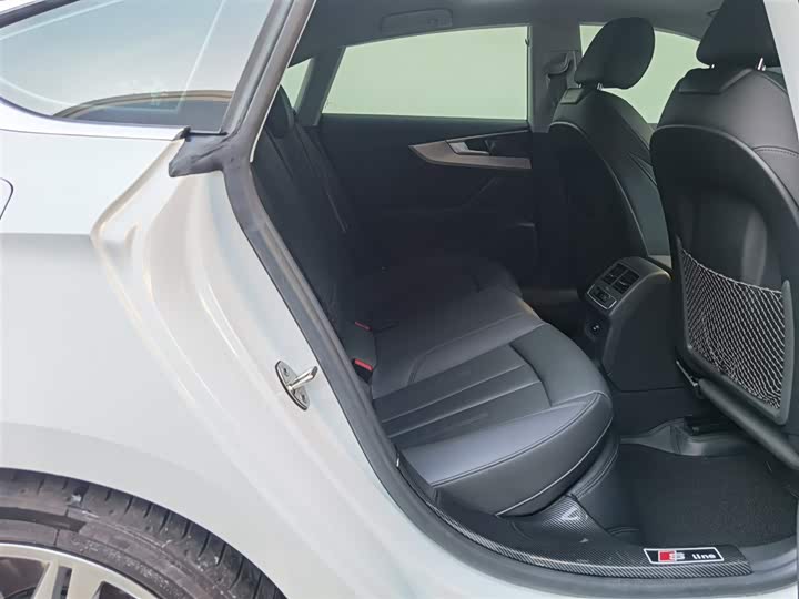 Фото 27 - Audi A5