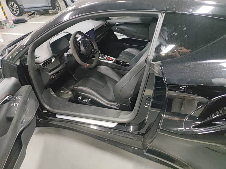 Фото 4 - Lotus Emira