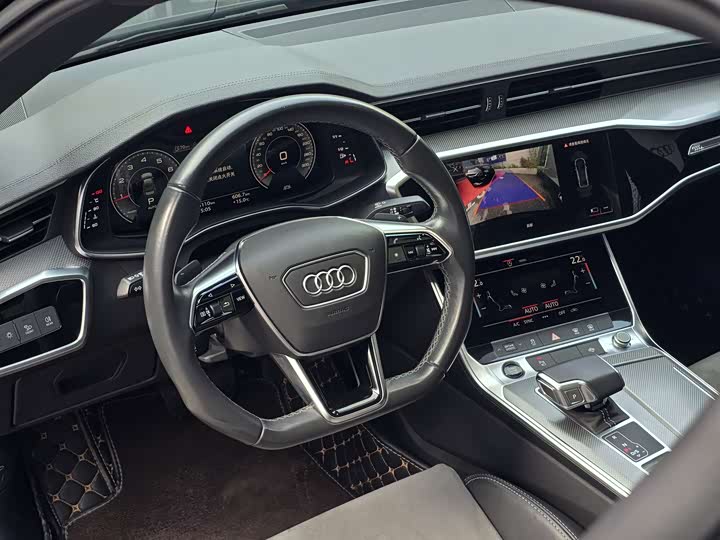Фото 21 - Audi A6L