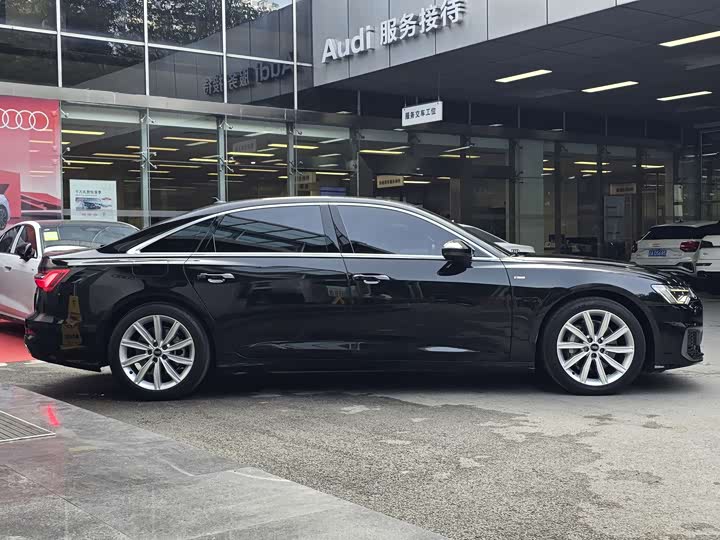 Фото 5 - Audi A6L