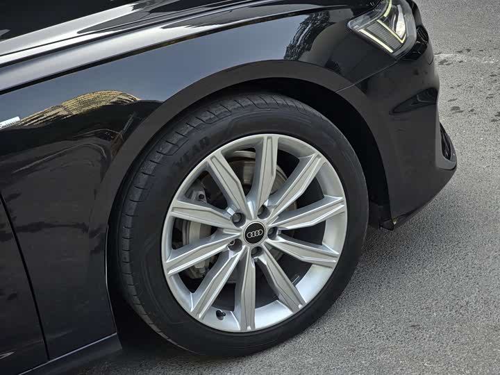 Фото 6 - Audi A6L