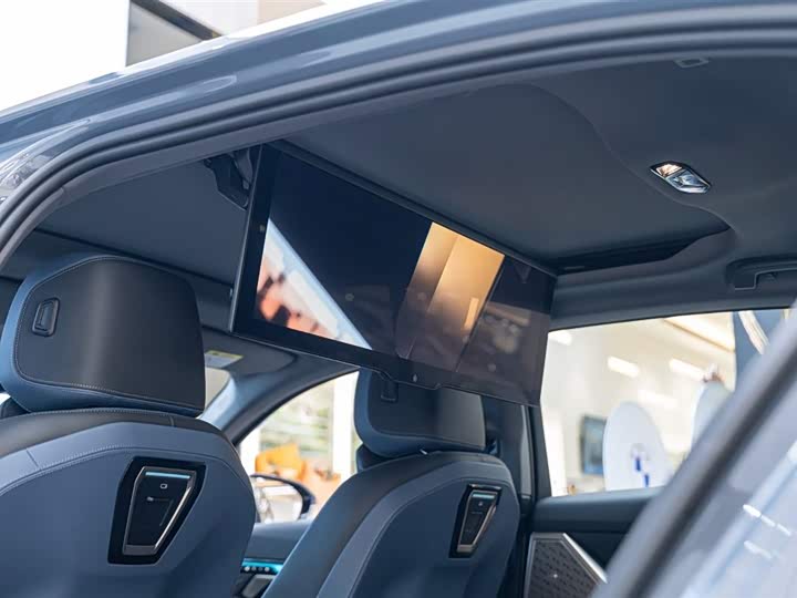 Фото 17 - BMW 5 Series