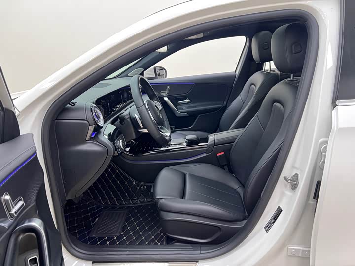 Фото 16 - Mercedes-Benz A-Class