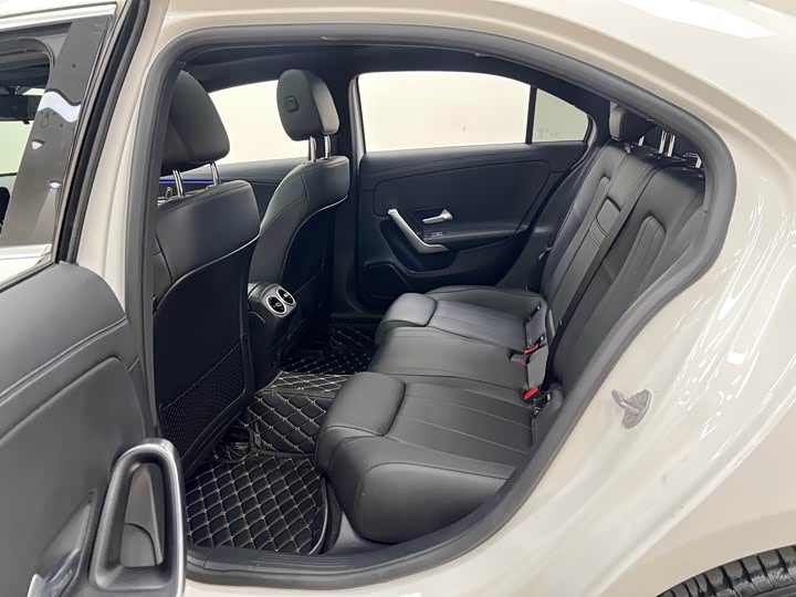 Фото 17 - Mercedes-Benz A-Class