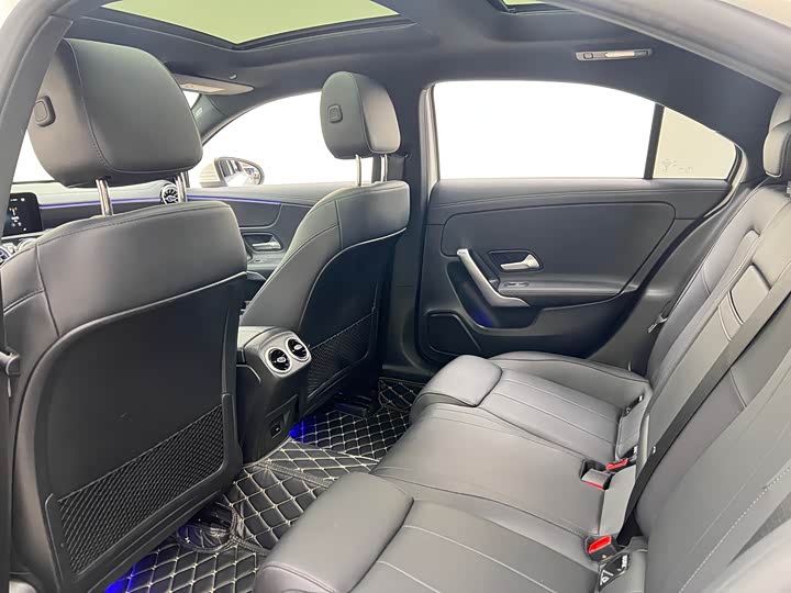 Фото 18 - Mercedes-Benz A-Class