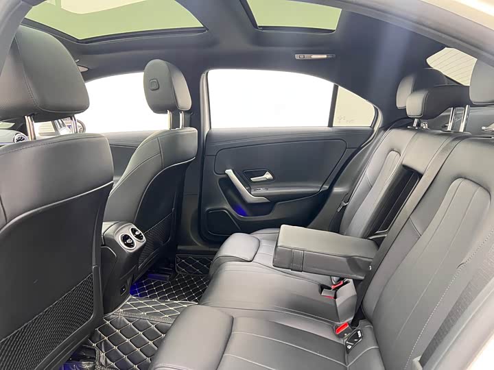 Фото 19 - Mercedes-Benz A-Class