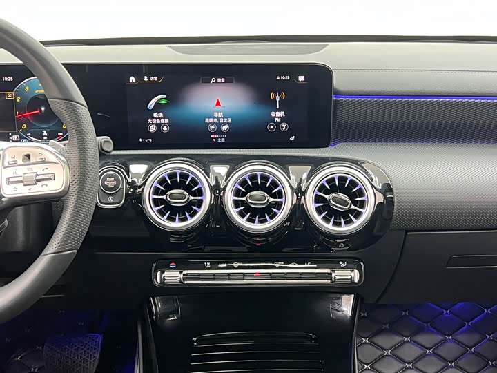 Фото 24 - Mercedes-Benz A-Class