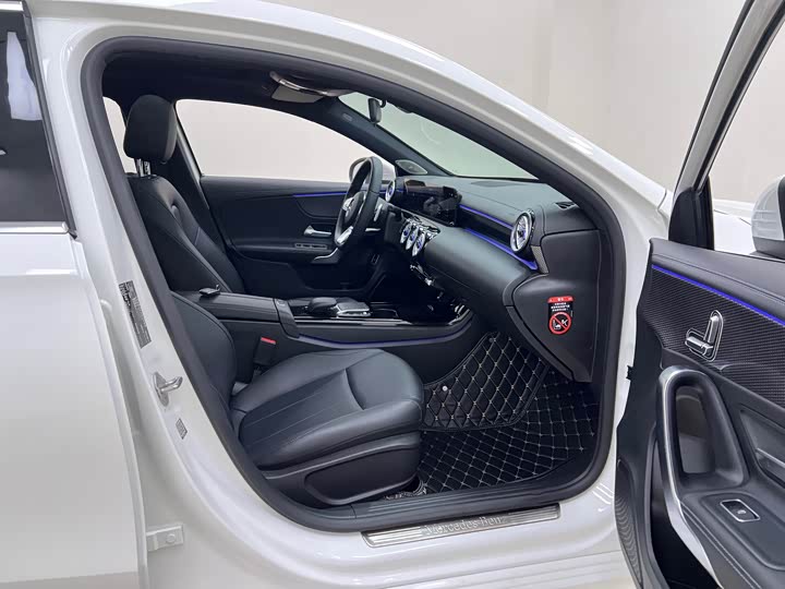 Фото 35 - Mercedes-Benz A-Class