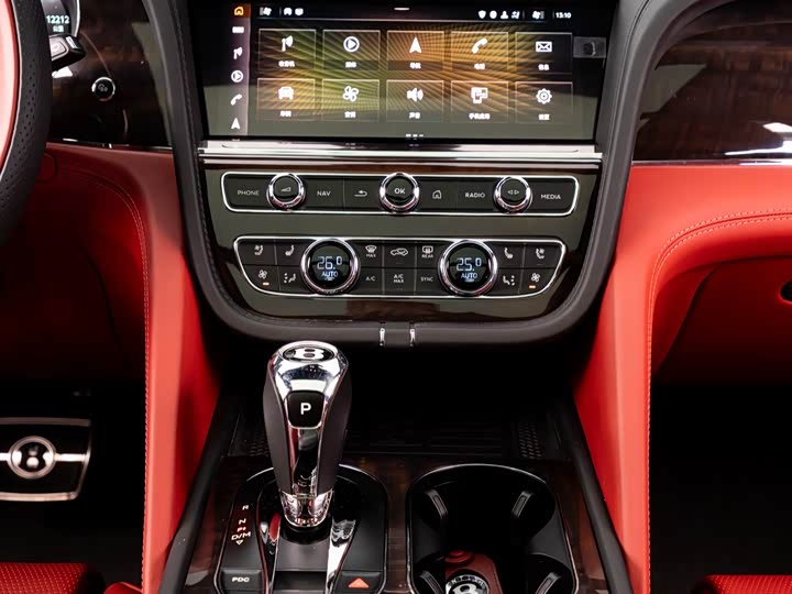 Фото 10 - Bentley Bentayga