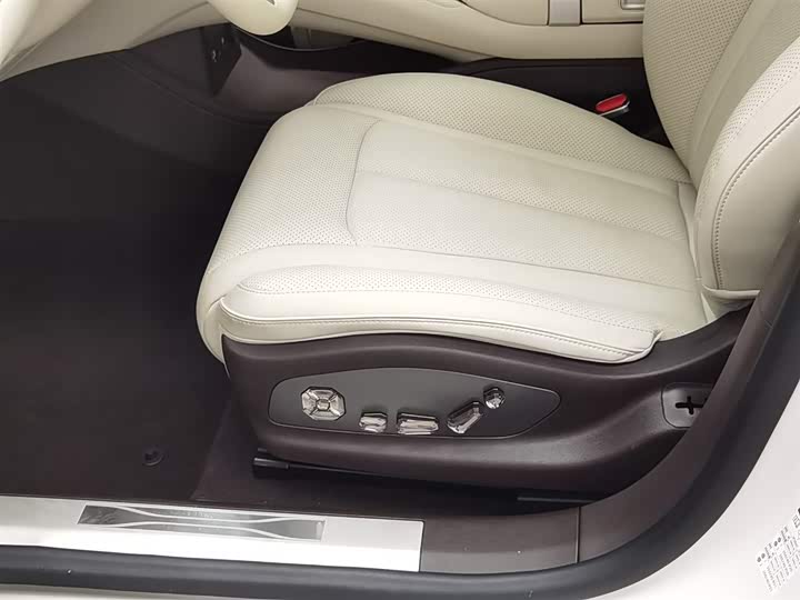 Фото 20 - Denza Z9