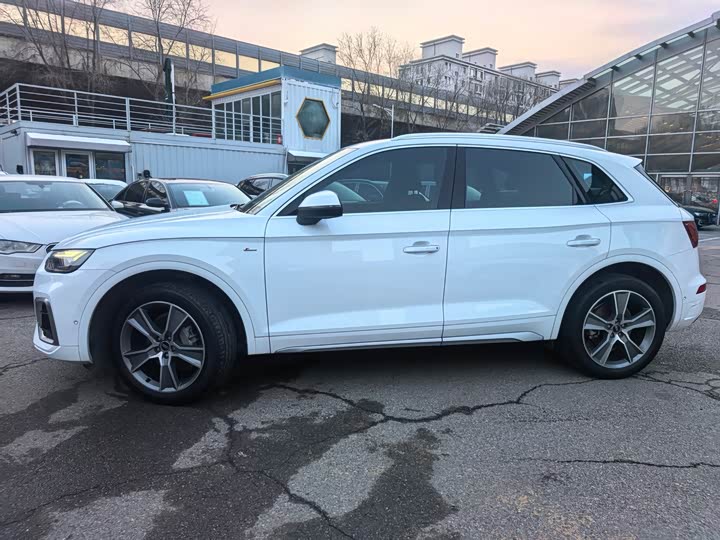 Фото 3 - Audi Q5L