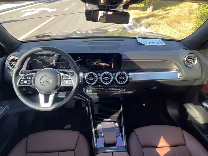 Фото 11 - Mercedes-Benz GLB-Class