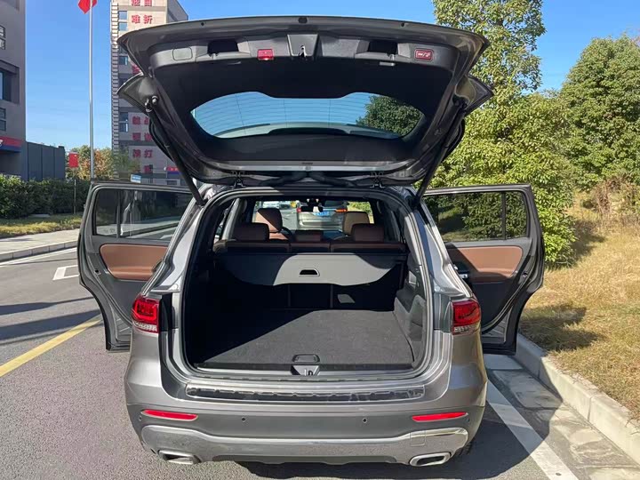 Фото 14 - Mercedes-Benz GLB-Class