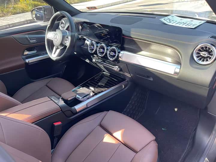 Фото 15 - Mercedes-Benz GLB-Class