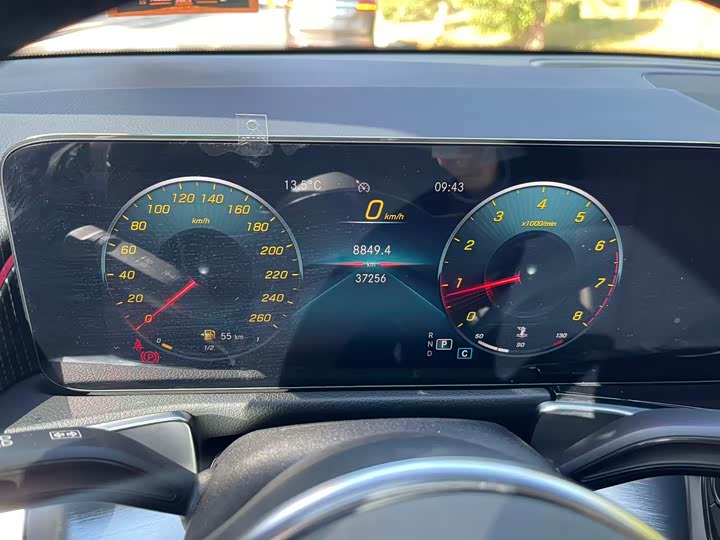 Фото 17 - Mercedes-Benz GLB-Class