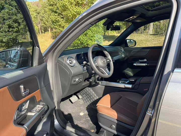 Фото 8 - Mercedes-Benz GLB-Class