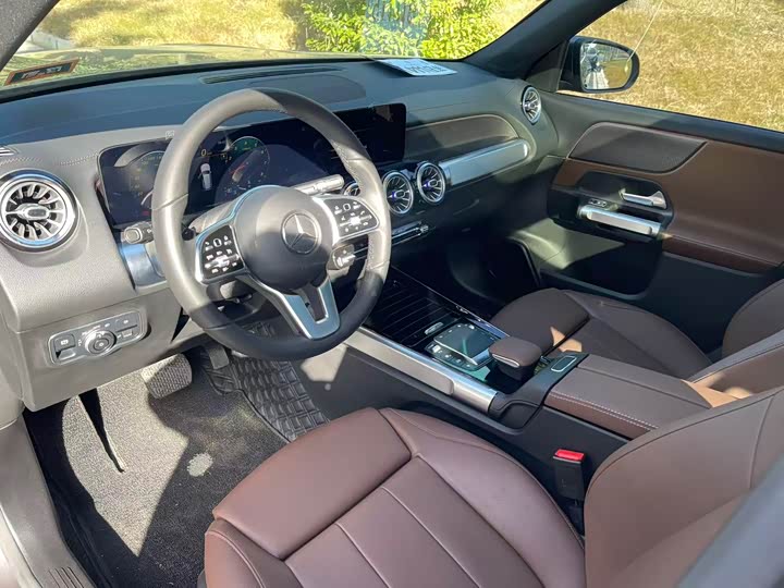 Фото 9 - Mercedes-Benz GLB-Class