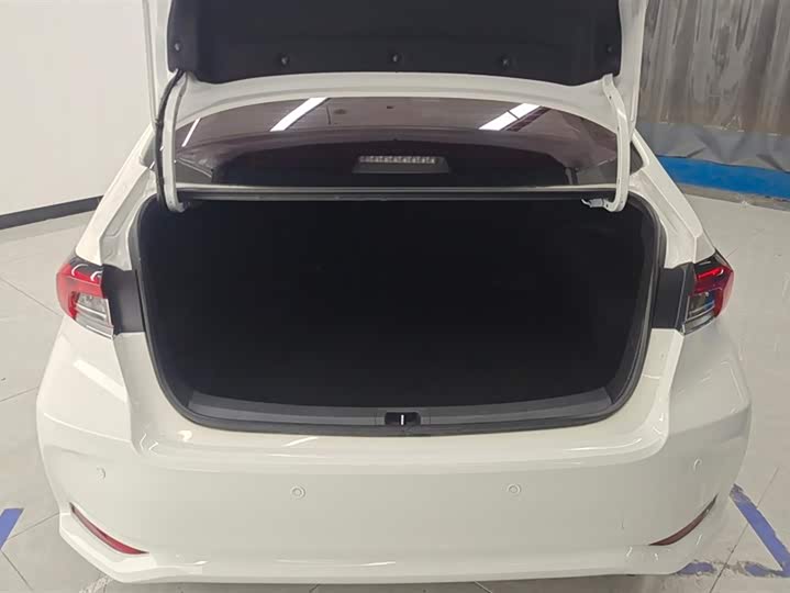 Фото 4 - Toyota Corolla