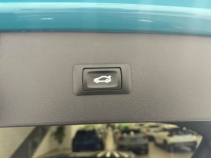 Фото 12 - Audi Q2L