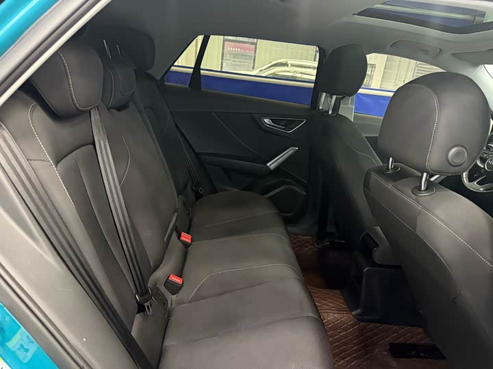 Фото 13 - Audi Q2L