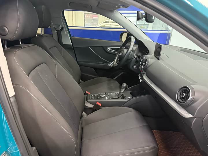 Фото 14 - Audi Q2L