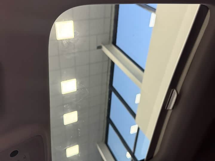 Фото 15 - Audi Q2L