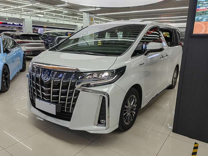 Фото 1 - Toyota Alphard