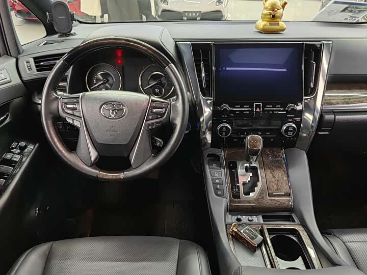 Фото 5 - Toyota Alphard