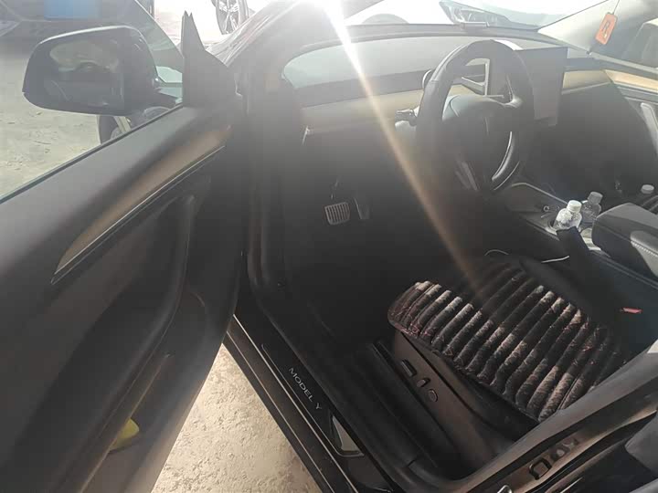 Фото 16 - Tesla Model Y