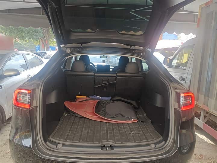 Фото 19 - Tesla Model Y