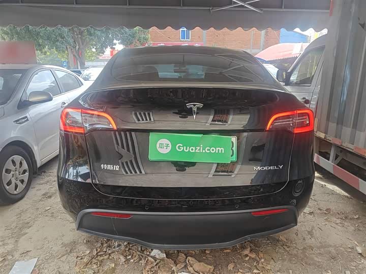 Фото 6 - Tesla Model Y