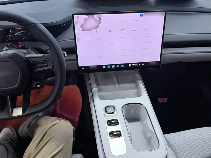 Фото 10 - Xiaomi SU7