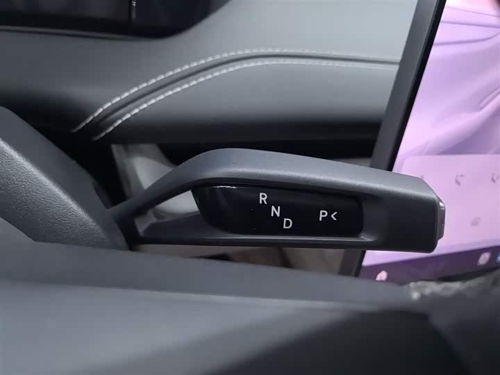 Фото 14 - Xiaomi SU7