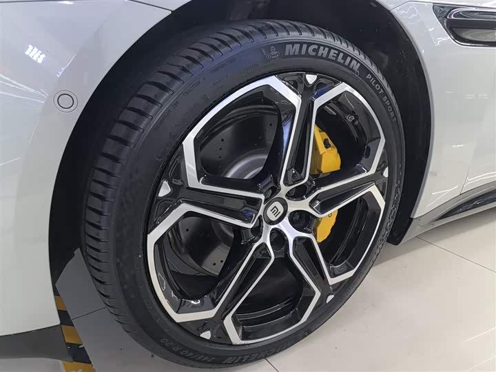 Фото 23 - Xiaomi SU7