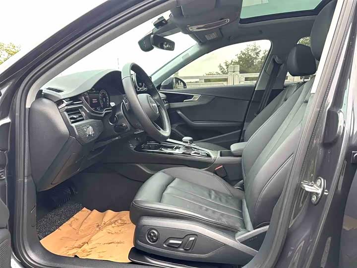 Фото 5 - Audi A4