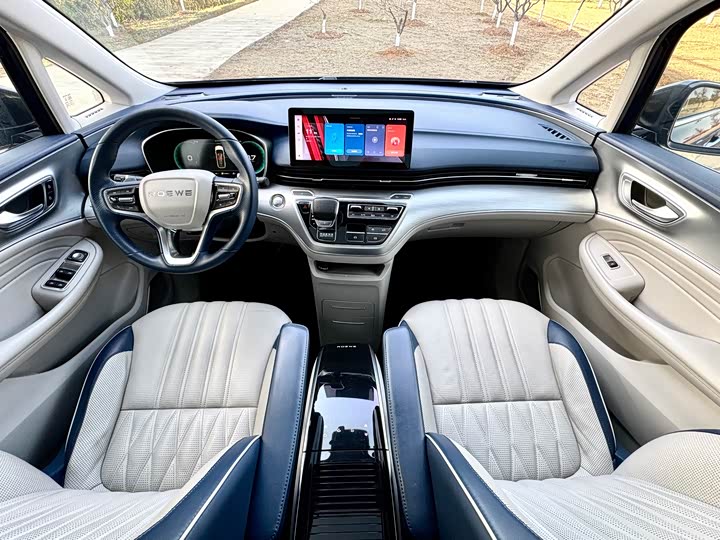 Фото 8 - Roewe iMax 8